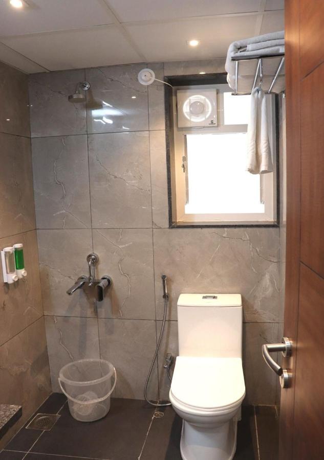 Sharman Suites Pune Bagian luar foto