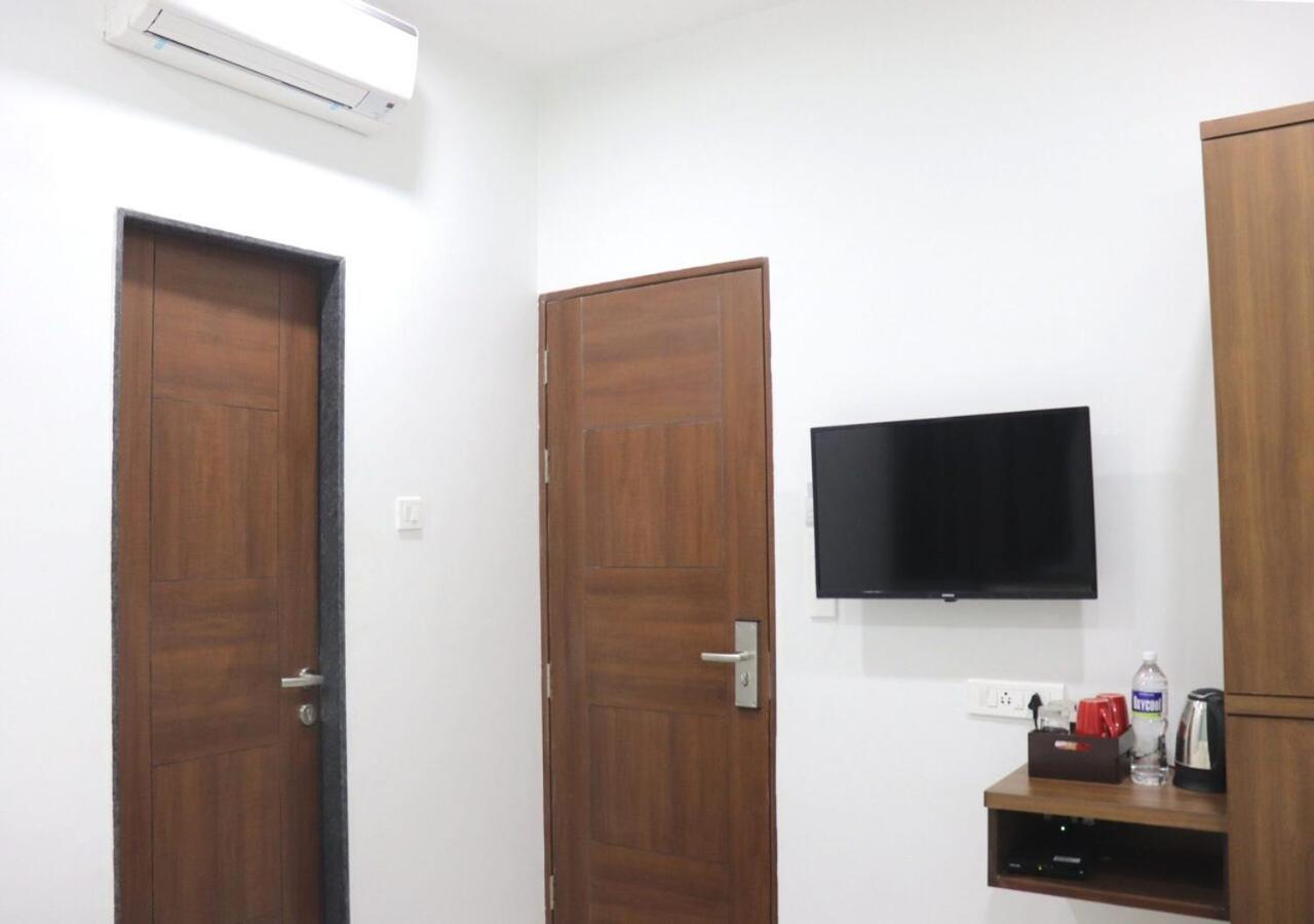 Sharman Suites Pune Bagian luar foto