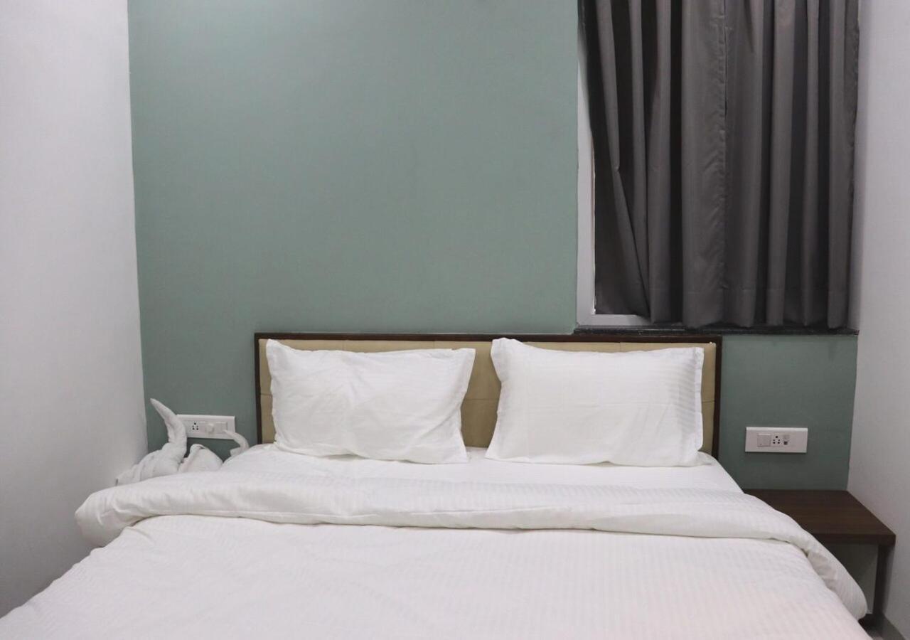 Sharman Suites Pune Bagian luar foto