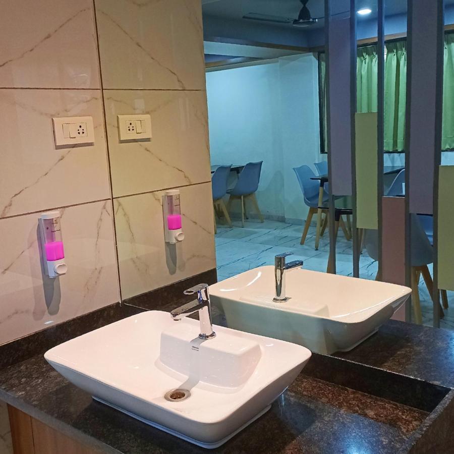 Sharman Suites Pune Bagian luar foto